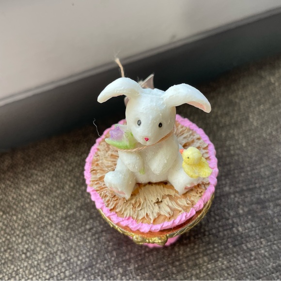 Vintage Hallmark Easter Bunny Trinket Box - Picture 2 of 10